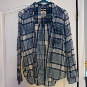 American Eagle plaid button up shirt. Size L